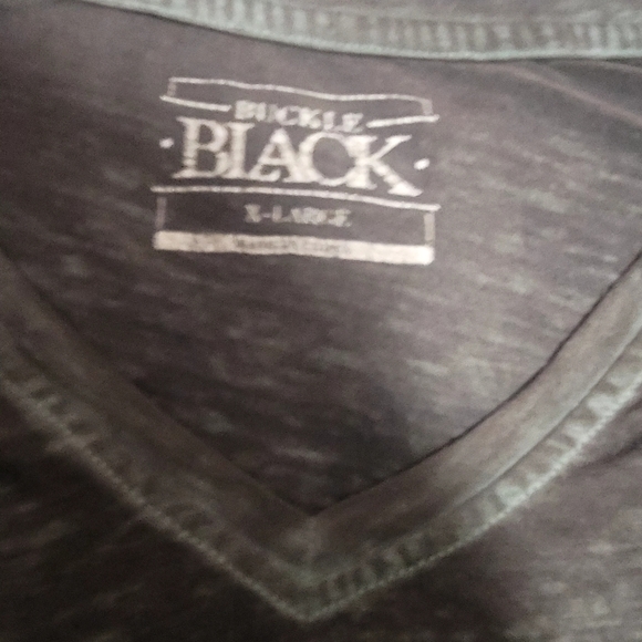 Mens Buckle Black V-neck Tshirt. Gray With Heather Pattern. Size XL - Picture 5 of 10